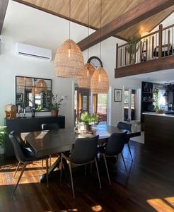 Pequeño Portavelas de Ratán, Diseño Compacto, Iluminación Sutil, Adorno para Mesa de Dormitorio - Product Image 4