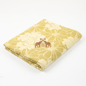 ผ้าพิมพ์ลายดอกไม้ด้วยมือ ย้อมสีธรรมชาติ วัสดุสิ่งทอจากอินเดีย สำหรับทำชุดเดรส คุร์ติ งานควิลท์ และของตกแต่งบ้าน - Product Image 3