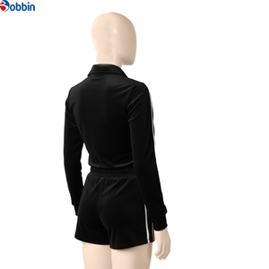 Conjunto Deportivo de 2 Piezas para Mujer, Estilo Hip Hop, Chaqueta Negra de Manga Larga con Cremallera y Pantalones Cortos con Franja Lateral, Tejido Transpirable de Poliéster - Product Image 2