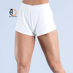 Shorts pour femmes personnalisés, taille haute, style cycliste, vêtements de sport fitness, avec effet froncé, pour le yoga et l'entraînement - Product Image 1