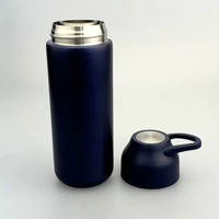 Bouteille isotherme en acier inoxydable grande capacité avec isolation sous vide et construction robuste pour usage domestique