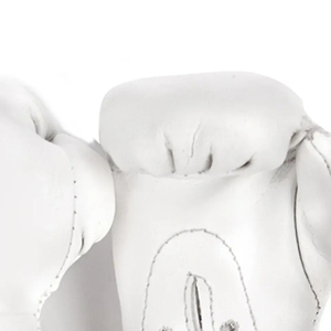 Porte-clés de luxe en forme de gants de boxe avec anneau métallique et surpiqûres, en PU, couleurs personnalisables, vente en gros - Product Image 4