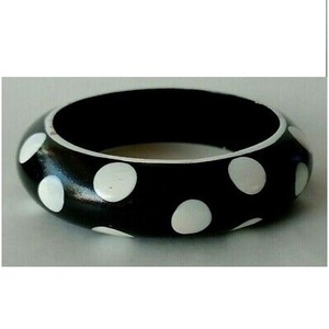 Elegantes Brazaletes de Resina para Mujer, Joyería Impermeable, Personalizable, Bonitos, Ligeros, Accesorios con Estilo para Uso Diario, Regalos Empresariales - Product Image 1