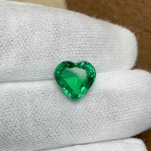 High Quality Heart Cut Green Emerald Lab Grown Loose Gemstone Zambian Colombian for Ring Pendant - Product Image 1