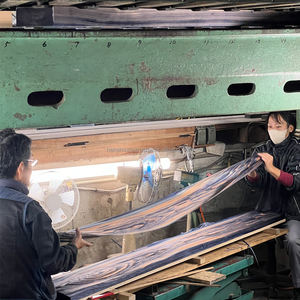 Placage de cèdre japonais teinté rouge haute pression breveté IRODORITAI VC-01-R, texture lisse, coupe en lamelles - Product Image 6