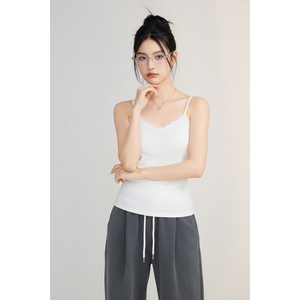 Top de tirantes finos de punto acanalado casual para mujer con volantes de encaje dulce, transpirable, de algodón elástico, para pedidos al por mayor - Product Image 1