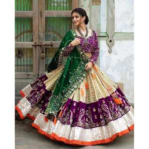 LEHENGA CHOLI DE SEDA MANTENIL CON ESTAMPADO DIGITAL Y TRABAJO DE ESPEJOS CON DUPATTA - Product Image 1