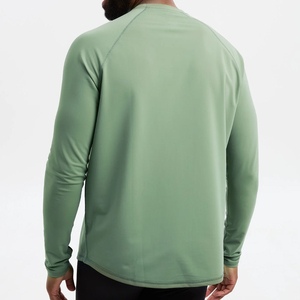 เสื้อรัดรูปแขนยาวสำหรับผู้ชาย สีเขียว ผลิตจากผ้าสแปนเด็กซ์/โพลีเอสเตอร์ เป็นมิตรต่อสิ่งแวดล้อม แห้งเร็ว ระบายอากาศได้ดี ป้องกันรังสียูวี เหมาะสำหรับเล่นกีฬา - Product Image 2