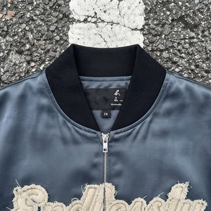 Blouson Bomber Vintage Homme avec Broderie Personnalisée, Boutons Corne, en Satin, Style Universitaire Hiver, 100% Soie, Style Moto & Biker - Product Image 3