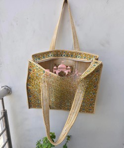 Bolso Tote de Algodón Acolchado de Alta Calidad, Venta Caliente 2026, con Cierre de Cremallera, Estampado Geométrico Tradicional Patola, Correas de Hombro a Rayas - Product Image 2