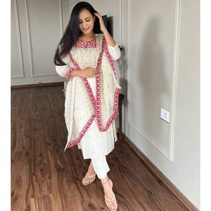 Conjunto de Top, Pantalón y Dupatta de Diseñador con Elegante Bordado de Lentejuelas, Talla XL - Product Image 3