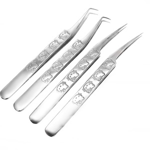Pince à cils RMI pour extensions de cils, à 90 degrés et à pointe droite, avec design chat et poignée argentée brillante - Product Image 5