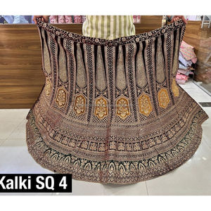 Elegante terciopelo nupcial Lehenga pesado Jarkan trabajo doble lata estilo Rajwadi largo Choli 4 lados Butti trabajo Dupatta para invierno verano - Product Image 4