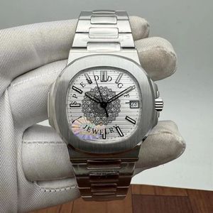 Reloj de Cuarzo con Moissanita Plateada, un Regalo Espléndido, 43 mm, Analógico, con Números Romanos y Fecha, Elegante y de Lujo para Hombre - Product Image 1