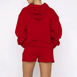 Ensemble décontracté personnalisé pour femme : sweat à capuche court et short de jogging avec revers, 100 % coton molletonné, idéal pour l'hiver - Product Image 3
