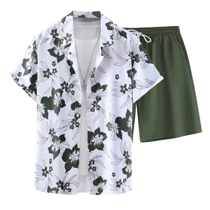 Conjunto de camisa de manga corta y pantalones cortos a juego con estampado de pájaros para hombre, conjunto informal de verano, top colorido, conjunto de dos piezas para hombre. - Product Image 1