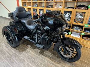 Tri Glide Ultra Negra Nueva, Motocicleta Cruiser de 4 Tiempos y 1000-1500cc, Triciclo, Vehículo de Turismo, >80km/h - Product Image 3