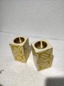 Charme Arabe Intemporel Brûleur de Parfum Oud Premium en Résine avec Incrustation d'Os Fait Main pour Maisons de Luxe - Product Image 3