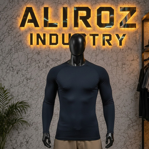 Rash guard deportivo de moda, corte ajustado, tela de secado rápido para gimnasio. Nuevo estilo de rash guard en venta a bajo precio. - Product Image 2