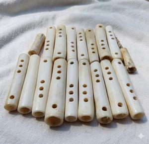 Flûte artisanale en os de buffle blanc, style viking, instrument de musique traditionnel pour les musiciens et les collectionneurs, prix de gros - Product Image 1