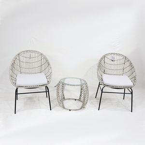 Juego de Bistro para Patio de Mimbre con Cojines Suaves y Mesa con Tapa de Vidrio, en Oferta - Product Image 2