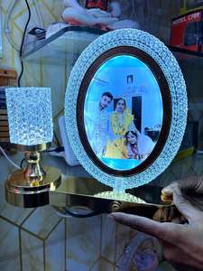 กรอบรูปคริสตัล LED สุดหรู พร้อมโหมดแสง 3 แบบ ให้ความสวยงามทั้งแบบสี่เหลี่ยมและวงรี เหมาะสำหรับเป็นของขวัญวันครบรอบแต่งงาน - Product Image 2