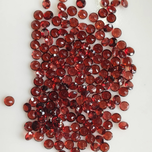 โกเมนสีแดงธรรมชาติ 4 มม. ทรงกลมเจียระไนแบบบริลเลียนท์ คุณภาพดีที่สุด พลอยเม็ดเดี่ยวสำหรับทำเครื่องประดับ - Product Image 5