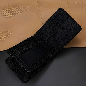 Cartera de Hombre de Lujo Premium, de Cuero Genuino de Alta Calidad, Negra, Texturizada, con Ventana para Identificación, Tarjetero, Bolsillo Delgado para Efectivo y Clip para Billetes - Product Image 2