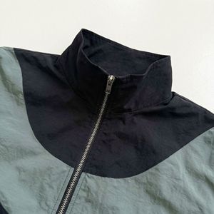 Conjunto de Chándal Personalizado OEM para Hombre, Sudadera con Capucha de Algodón French Terry y Pantalones Jogger de Nylon Estilo Urbano - Product Image 3