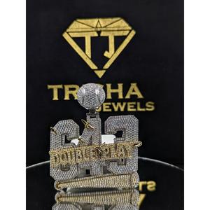 Pendentif personnalisé élégant serti de diamants Moissanite VVS, en argent sterling 925, accessoire Hip Hop par Trisha Jewels - Product Image 1