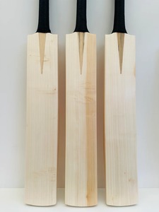 Bate de Críquet Profesional de Madera de Sauce de Cachemira, Diseño Resistente y Duradero, Golpe Potente, Bate Ligero - Product Image 3