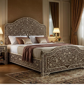 Cama moderna de madera con detalles tradicionales y patas robustas con tallados de loto. Disponible a precios de mayorista. - Product Image 3