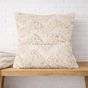 Housse de coussin en laine 22 x 22 au design diamant avec franges, faite à la main, tuftée, style bohème, taie d'oreiller marocaine - Product Image 4