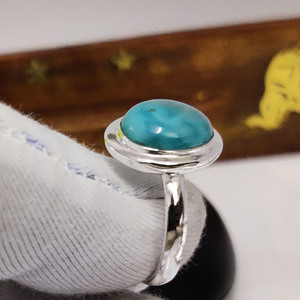 Bague classique bohème en argent sterling 925, faite à la main, avec larimar et serti clos, bijou unisexe - Product Image 5