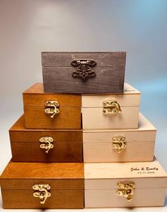 Boîte à bijoux en bois massif gravée sur mesure, étui de rangement poli avec fermoir métallique, autoportante, pour cadeau de Thanksgiving et décoration intérieure - Product Image 4