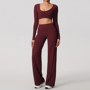 Ensemble de yoga sans couture 2 pièces bordeaux pour femme : haut court à manches longues et pantalon taille haute à jambes larges, extensible, tenue de sport - Product Image 1