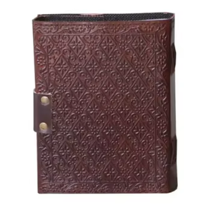 Journal en cuir véritable marron vintage de qualité supérieure, fait main, avec fermeture antique, cadeau idéal pour les écrivains et les artistes - Product Image 4