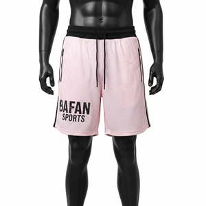 Pantalones cortos deportivos de malla ligera para hombre, poliéster GSM transpirable, color rosa con paneles laterales negros, logotipo personalizado, pantalones cortos de malla para entrenamiento. - Product Image 6