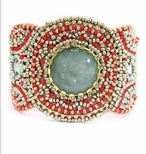 Bracelet en résine personnalisable fait main, écologique, peint à la main, tendance, avec perles de rocaille, breloque design, confortable, unique, pour femme - Product Image 1