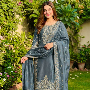 Conjunto de Kurta y Palazzo de Seda GMY con Bordado Intenso y Lentejuelas – Ideal para Fiestas y Eventos - Product Image 1