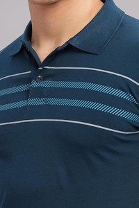 Camiseta de punto para hombre, azul marino, teñida con hilo en la parte delantera, de tejido grueso, manga corta, corte regular, estilo urbano informal - Product Image 4