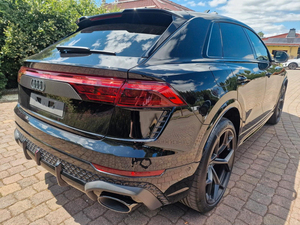 Nuevo Audi RSQ8 2025 4.0L Turbo TFSI SUV con Asientos de Cuero, Techo Panorámico, Faros LED, Automático, R20, Volante a la Izquierda, Color Oscuro - Product Image 3