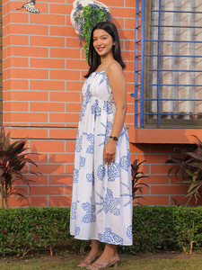 Robe sans manches en coton indien faite à la main pour femmes, respirante, avec des motifs brodés, de luxe, conçue par des designers, pour toutes les saisons, OEM - Product Image 3