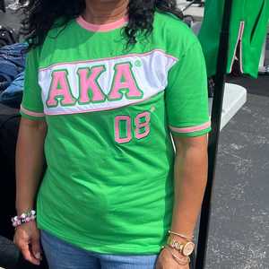 T-shirt vert AKA pour femme, broderie lettres grecques, col rond athlétique, qualité supérieure - Product Image 3