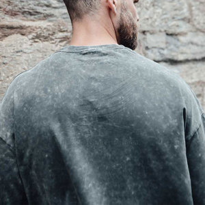 T-shirt pour homme avec logo personnalisé, lavage à l'acide, 100% coton, couleur et logo personnalisés, haute qualité, respirant, col rond, coupe classique - Product Image 5