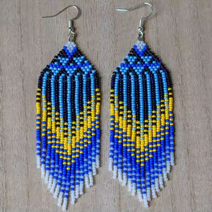 Boucles d'oreilles en perles de verre vibrantes pour une coordination d'ensemble colorée, ajoutant un élément d'accessoire ludique et attrayant - Product Image 1