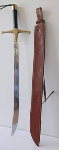 Espada Artesanal Portuguesa Ghazi de Acero Inoxidable con Cruz de Oro y Mango Negro, Hoja con Punta de Cuchillo - Product Image 3