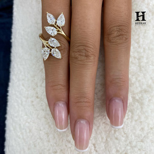 แหวนทอง 14K รูปใบไม้ประดับเพชรทรงลูกแพร์แบบกำหนดเอง แหวนหมั้นเพชรเพาะเลี้ยงในห้องปฏิบัติการสำหรับผู้หญิง ได้รับการรับรองจาก IGI - Product Image 3