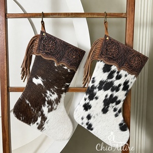 Chaussette de Noël rustique en cuir véritable de vachette, avec franges et décorations Concho, idéale pour les souvenirs de Noël - Product Image 1