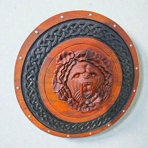 Bouclier rond en bois rustique de style viking, artisanat classique nordique fait main pour l'affichage et les costumes historiques - Product Image 4